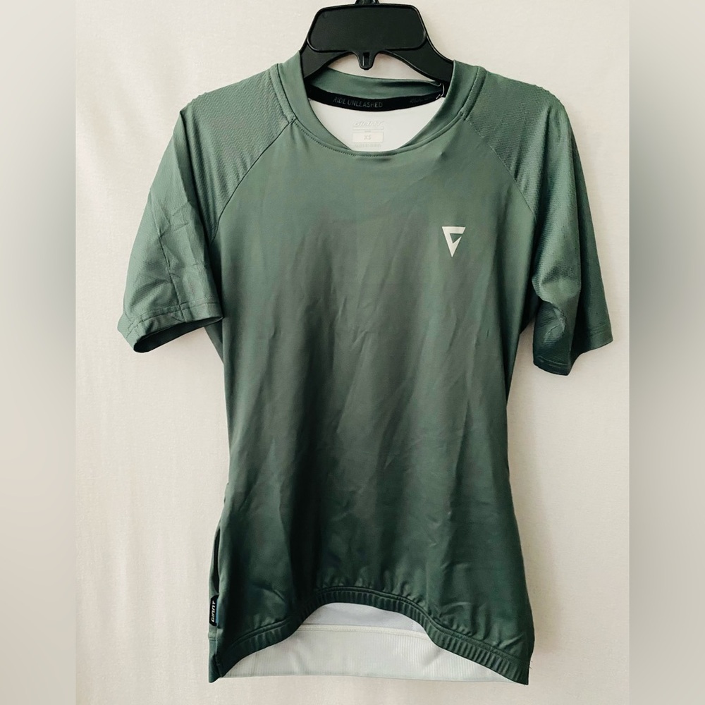 NWT Giant Cycling Jersey